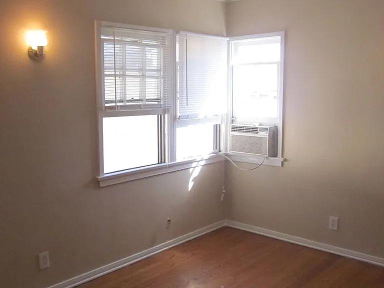 624 N Sycamore Ave — Photo 8