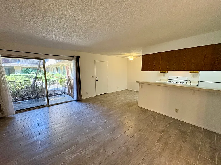 8505 Columbus Ave #106 — Photo 11