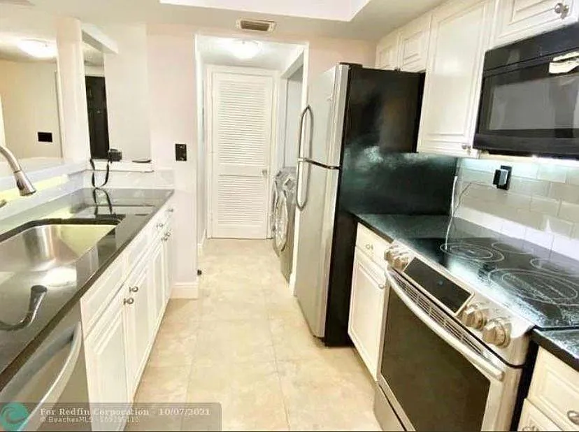 2 bed, 2.0 bath, 1099 sqft, $2,100 — Photo 3