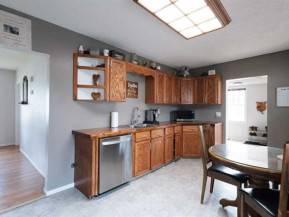 3rd image of 4910 N 52nd Ave