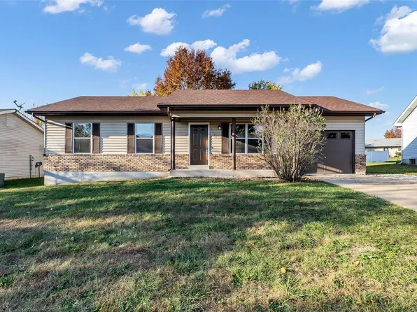 2221 Pinta Dr, Warrenton, MO 63383