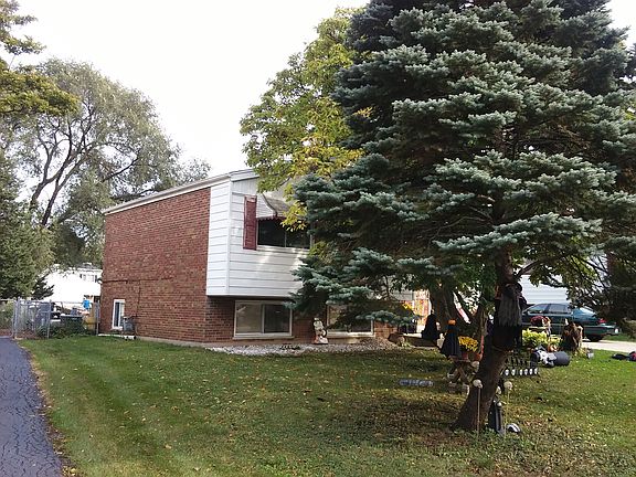 2nd image of 1049 S Charlotte St