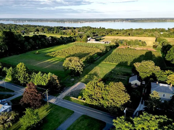 610 Wapping Rd, Portsmouth, RI 02871