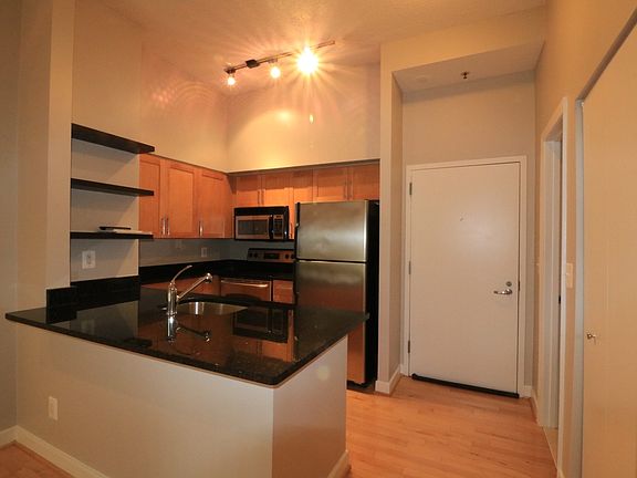 4th image of 7500 Woodmont Ave #Sl09