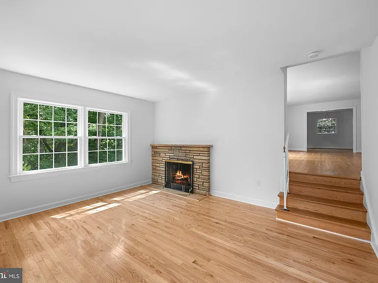 2816 Ellicott St NW — Photo 5