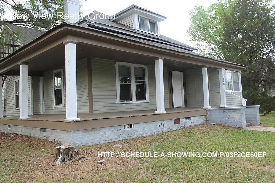 2nd image of 122 Meadow Ave NE