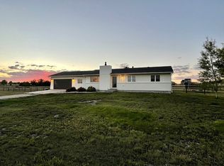 906 Crestview Dr, Cheyenne, WY 82009
