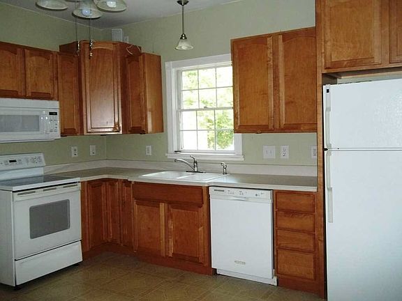 2nd image of 125 Buttonwood Ave