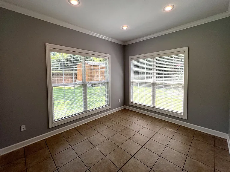 123 W Edgewood Dr — Photo 4