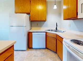2439 Gall Ave E, Maplewood, MN 55109
