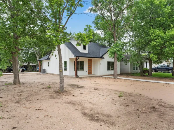 600 Arthur St, Mc Gregor, TX 76657