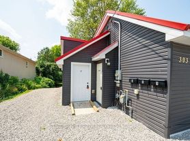 303 Moffat St