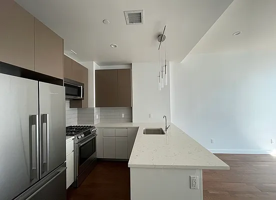 Rented by Brown Harris Stevens | media 4