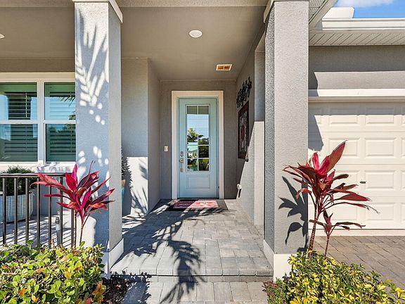 2nd image of 6761 NW Cloverdale Avenue