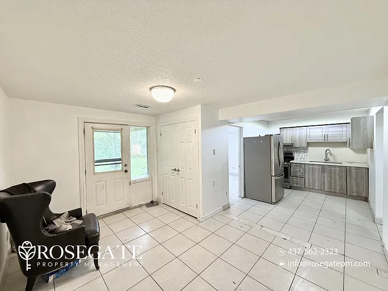 29 Orchard Park Dr #2 — Photo 4
