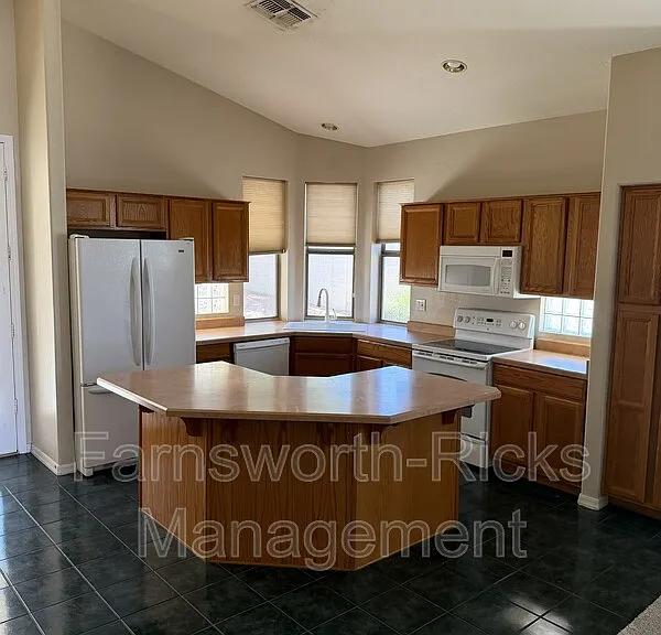 3625 N Katmai — Photo 5