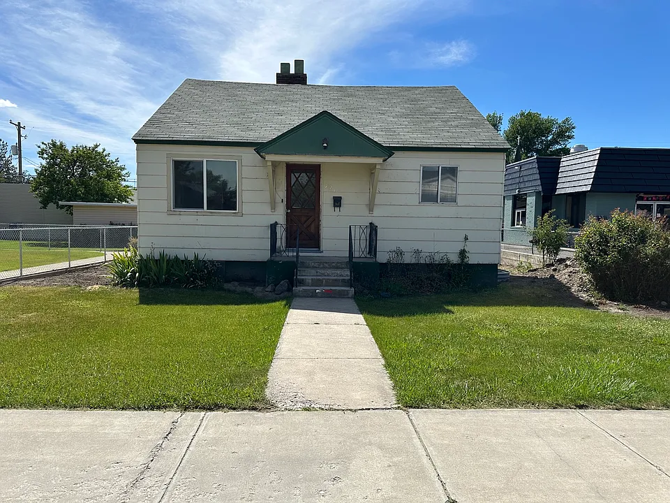 721 Main St