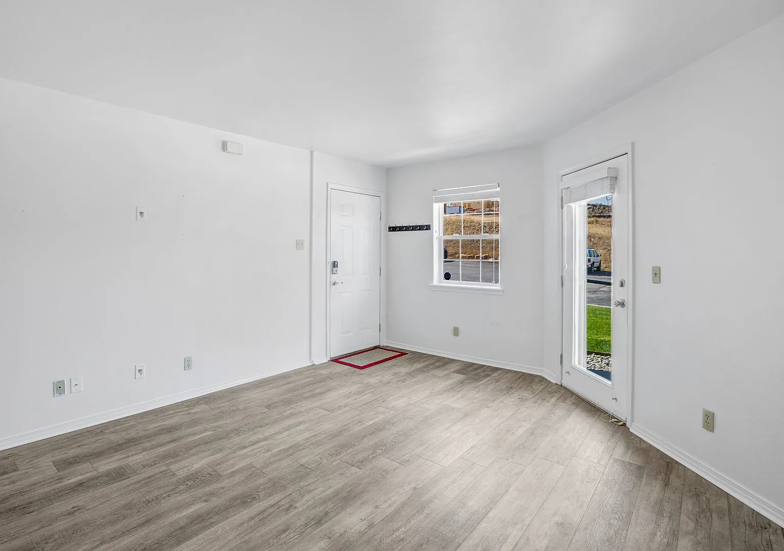 Beautiful Ground Floor Burro Ranch Condo! — Photo 3