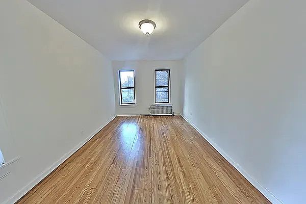 2nd image of 103 Lexington Ave APT 4A