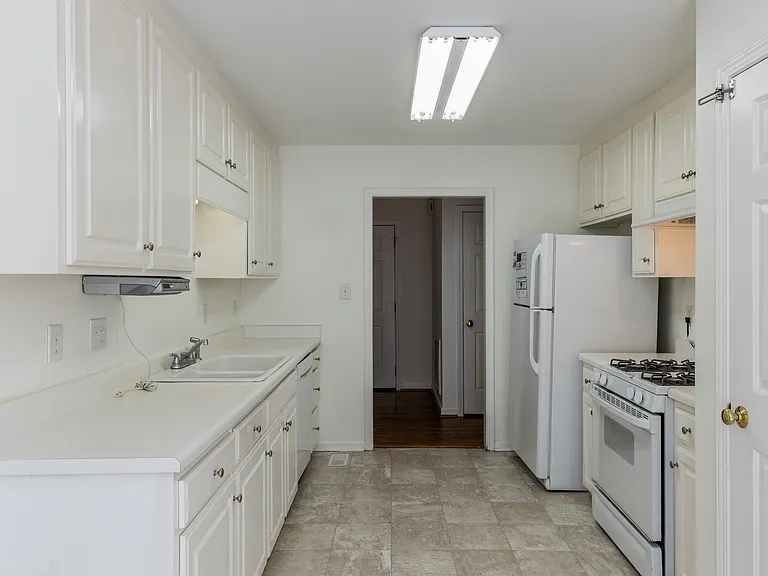 5936 Royal Coach Ct — Photo 7
