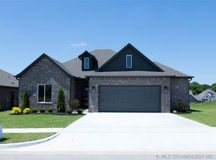 3008 S 7th Pl, Broken Arrow, OK 74012