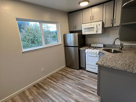 Kitchen with breakfast nook