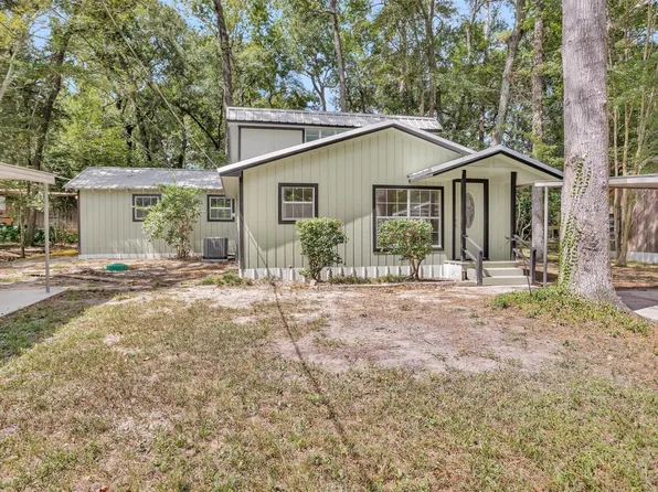 5693 Cessna Dr, Montgomery, TX 77316