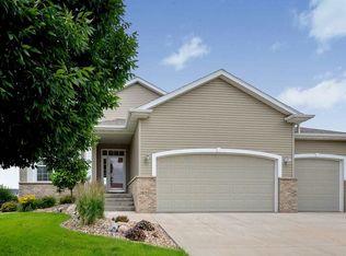 6320 Cakebread Ct, Marion, IA 52302