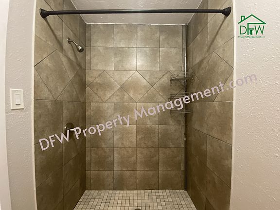 5th image of 502 Dickey Dr