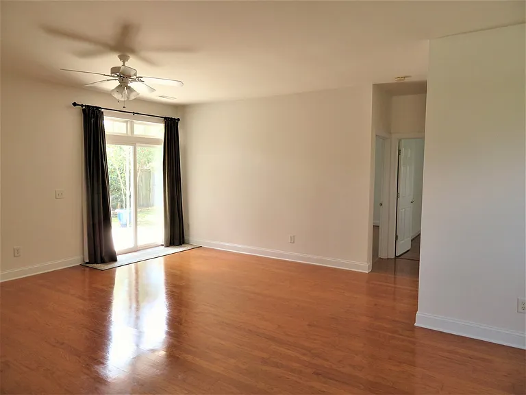 1023 Garden Club Way — Photo 5