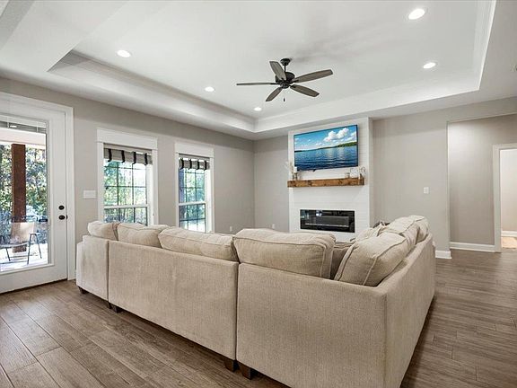 4th image of 497 Willow Creek Ranch Rd