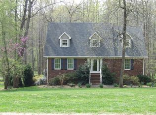 560 Maidstone Ln, Clemmons, NC 27012