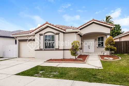 8013 NW 198th St Photo 1