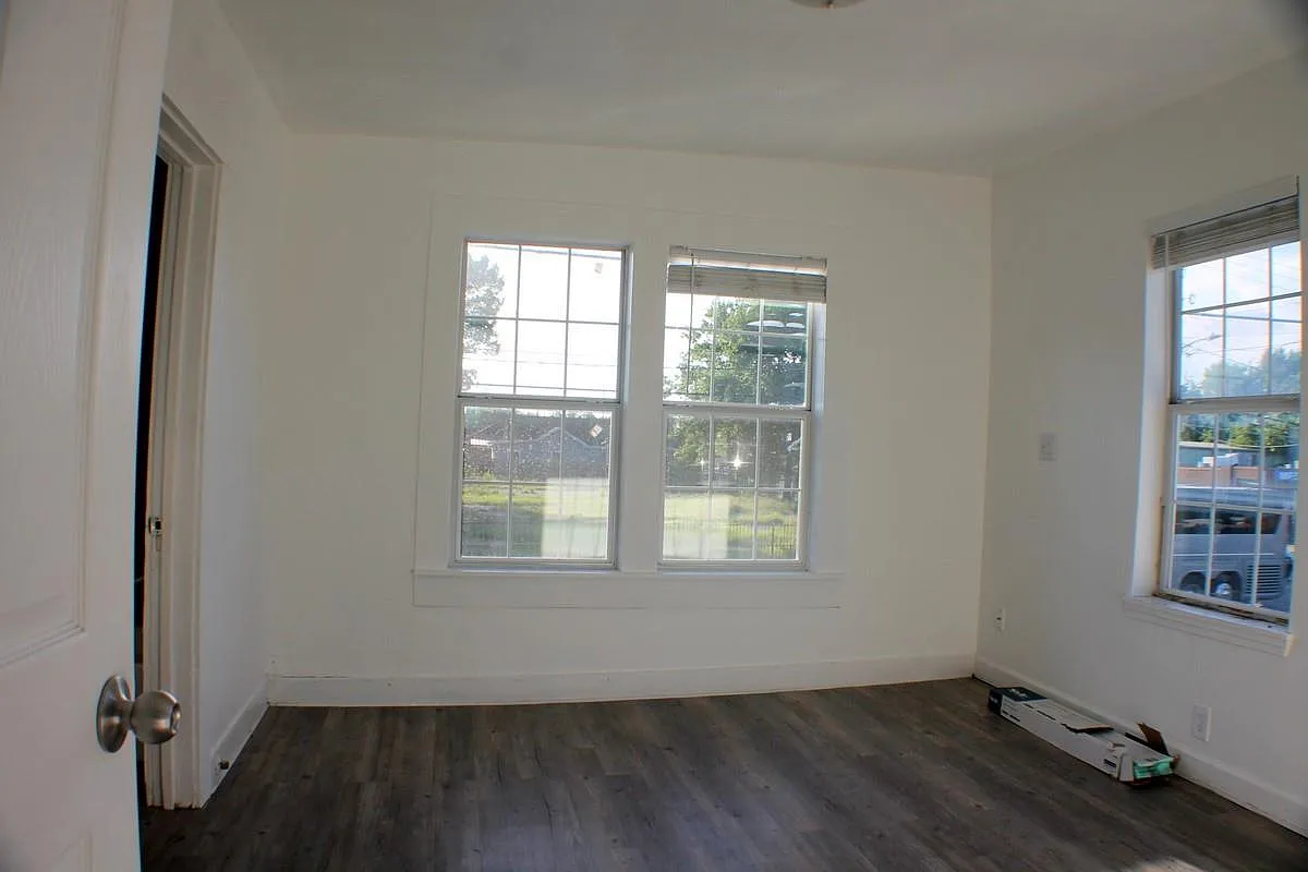 1 bed, 1.0 bath, 380 sqft, $950 — Photo 3