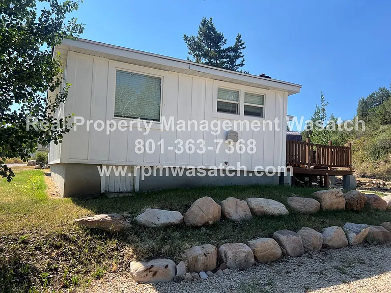 1388 Country Ln — Photo 7