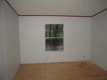 5th image of 19060 Deer Glen Dr
