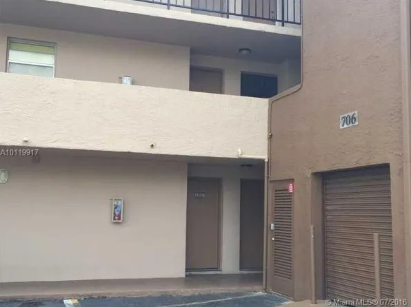 706 NW 87th Ave APT 213, Miami, FL 33172