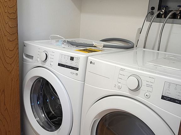 5th image of 700 Castle Rock Rd