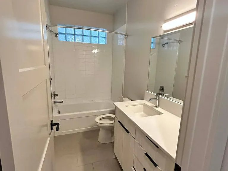 1713 W Jefferson St — Photo 6
