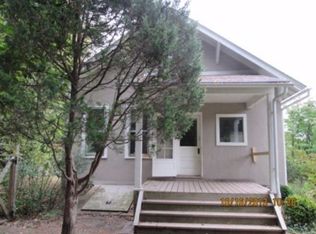 37 7th St, Frenchtown, NJ 08825