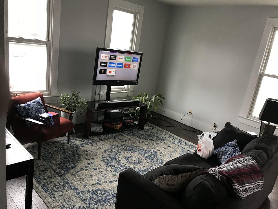 2nd image of 1316 E Elm St APT 2