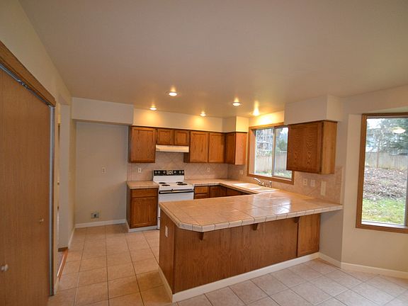 4th image of 14632 119th Avenue Ct E