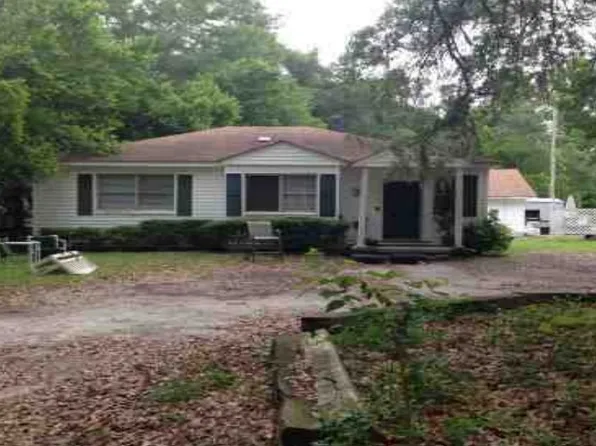 134 Roosevelt Dr, Saint Stephen, SC 29479
