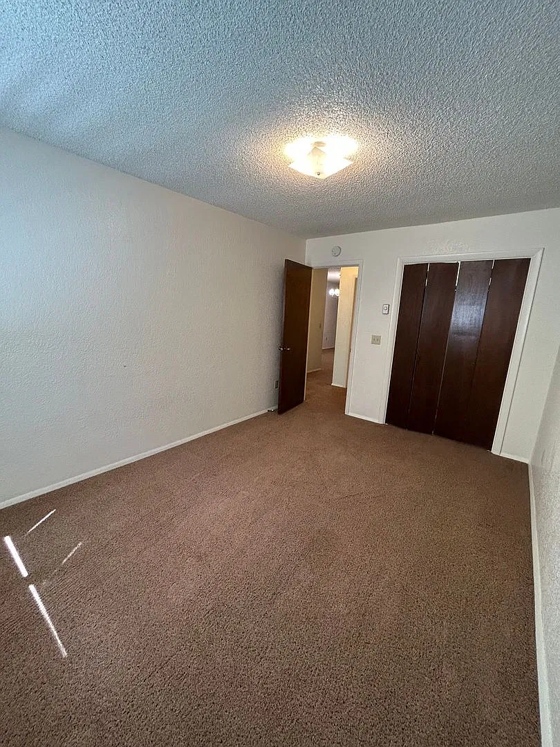 44 6th Street Apartments — Photo 3