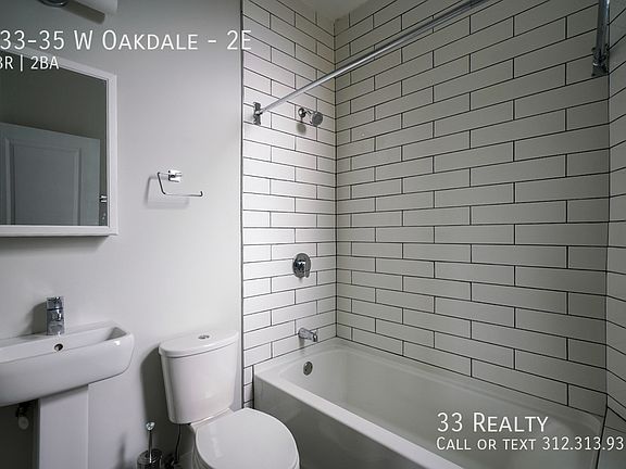 5th image of 733-35 W Oakdale Ave #2E