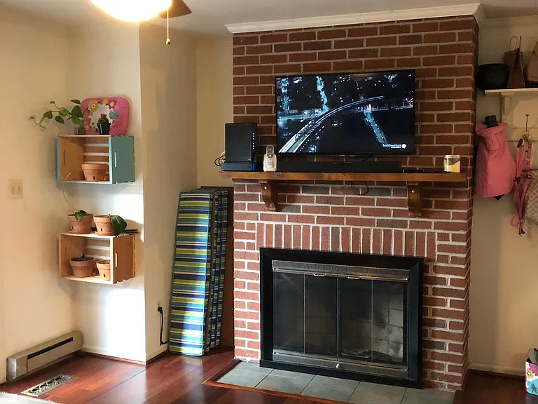110 N West St — Photo 7