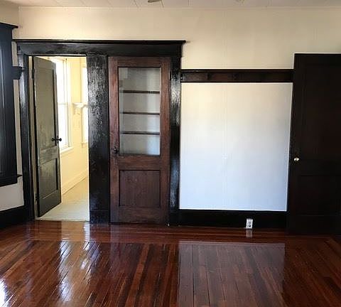 4th image of 872 Elm St Fl 1