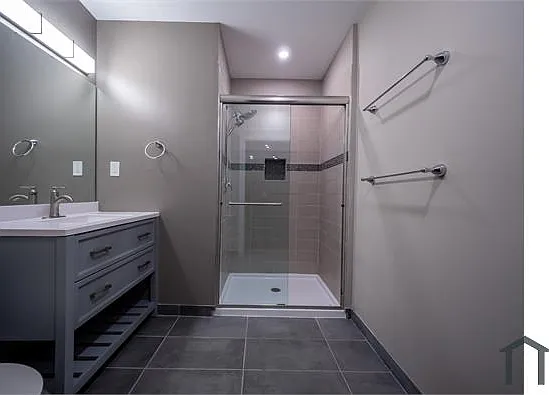 3800 Euclid Ave #105 — Photo 15