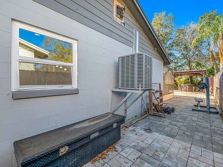 16324 Bonneville Dr — Photo 23