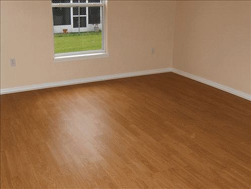 Master bedroom/Wood laminate flooring